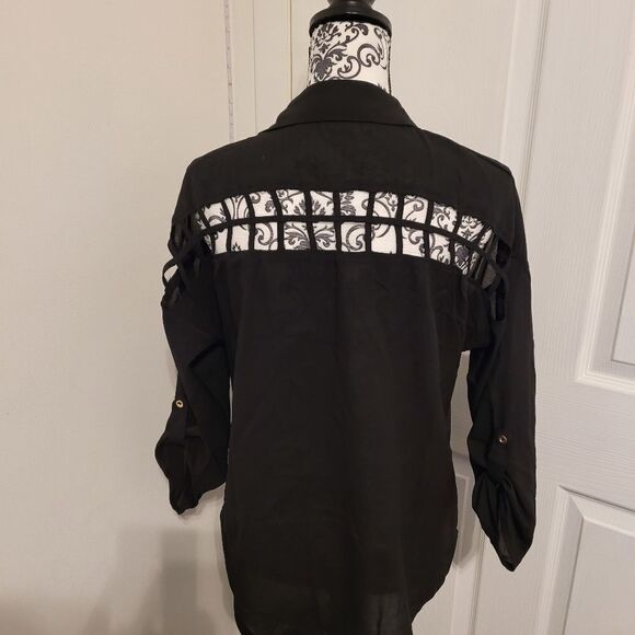 Mine black button up Blouse with cut out back - Picture 3 of 5